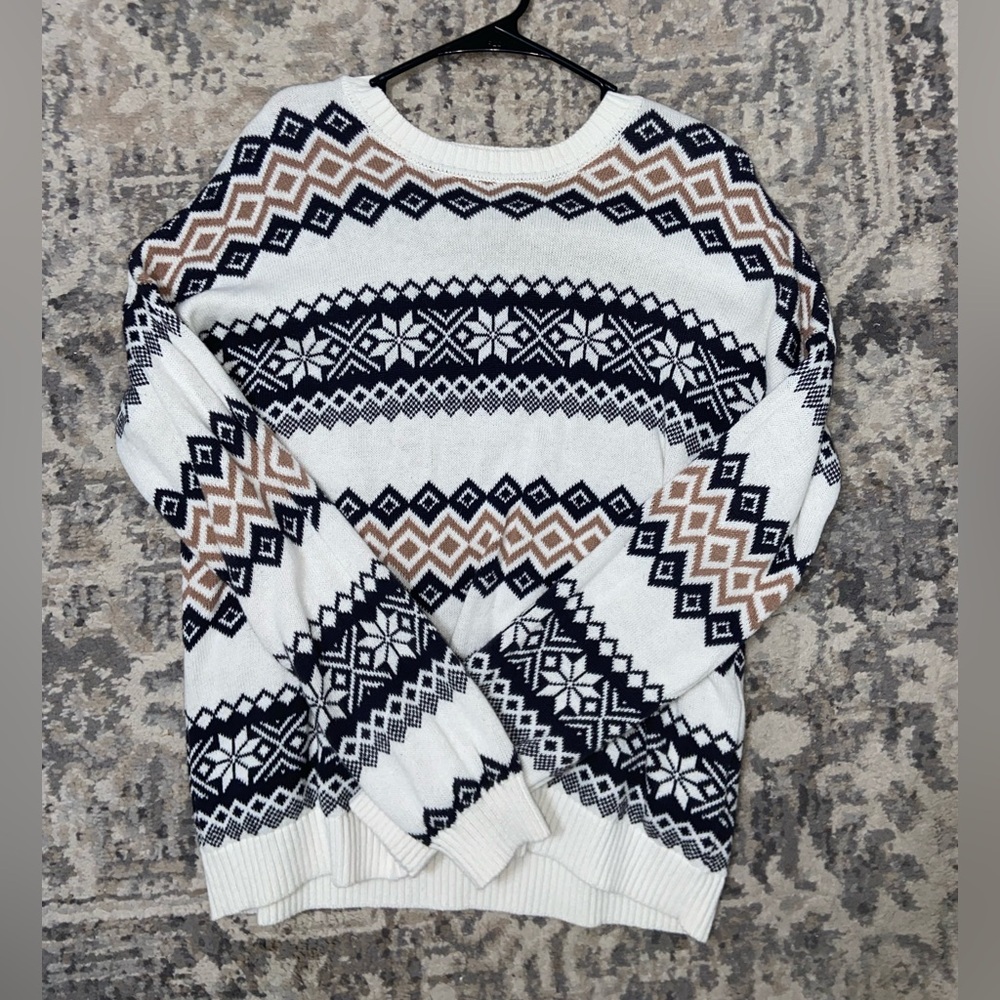 Hollister Holiday Christmas sweater